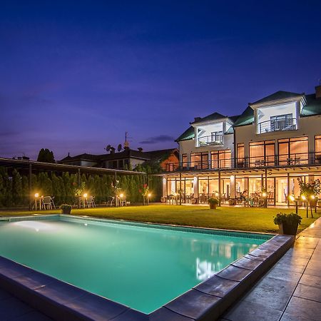 Guest House Panorama Aqualux With Free Parking Νόβι Σαντ Εξωτερικό φωτογραφία