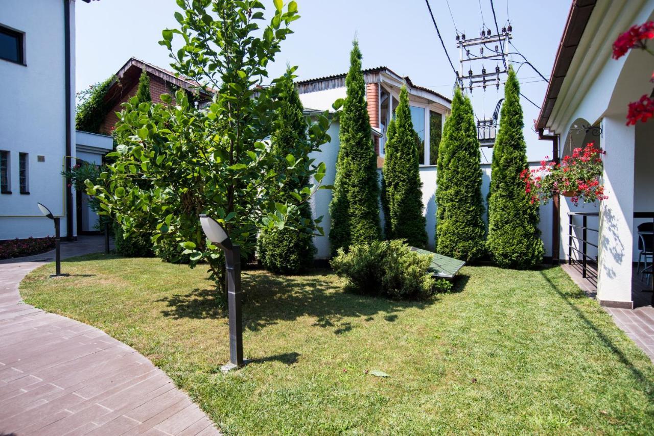 Guest House Panorama Aqualux With Free Parking Νόβι Σαντ Εξωτερικό φωτογραφία