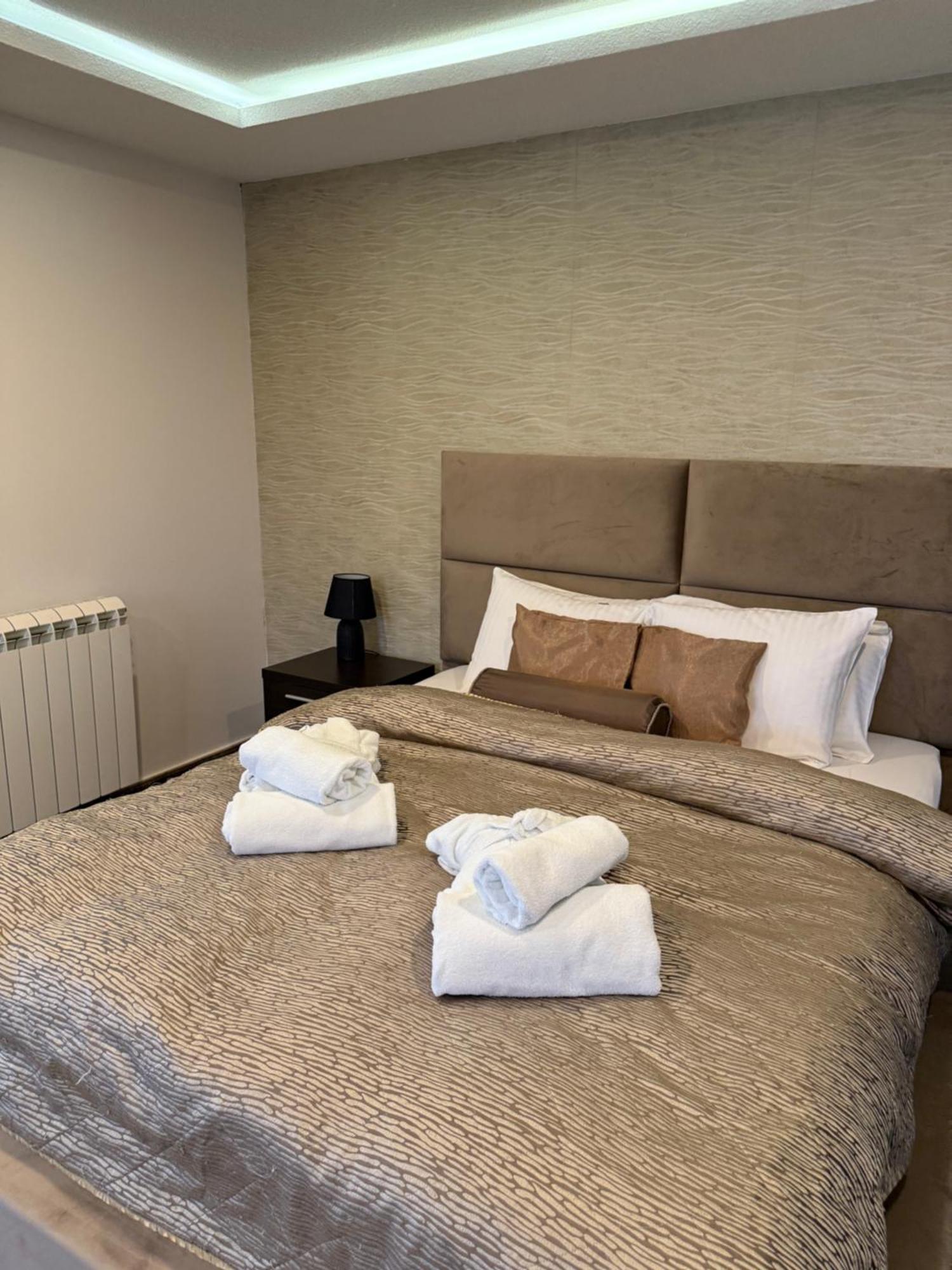 Guest House Panorama Aqualux With Free Parking Νόβι Σαντ Εξωτερικό φωτογραφία