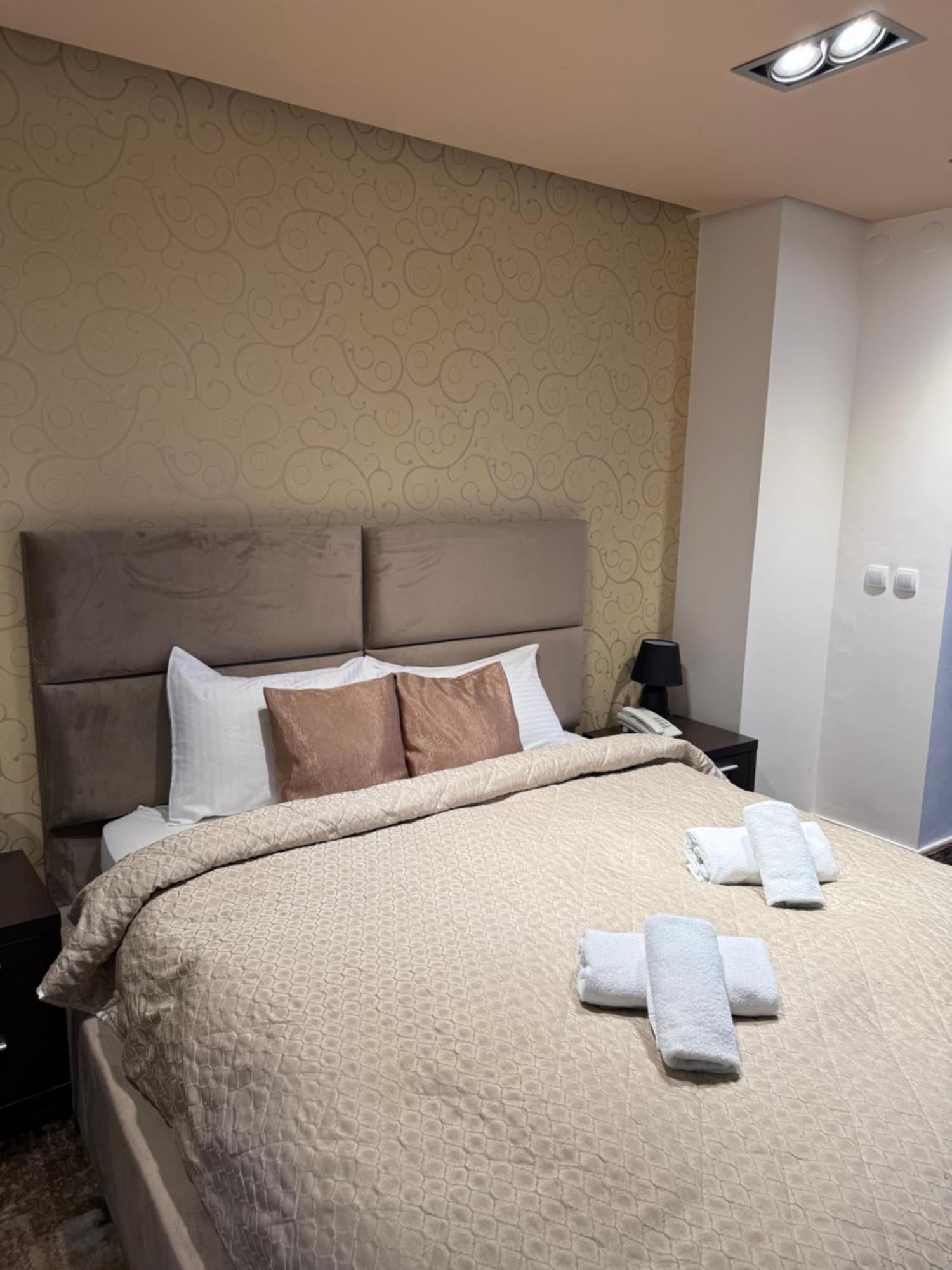 Guest House Panorama Aqualux With Free Parking Νόβι Σαντ Εξωτερικό φωτογραφία