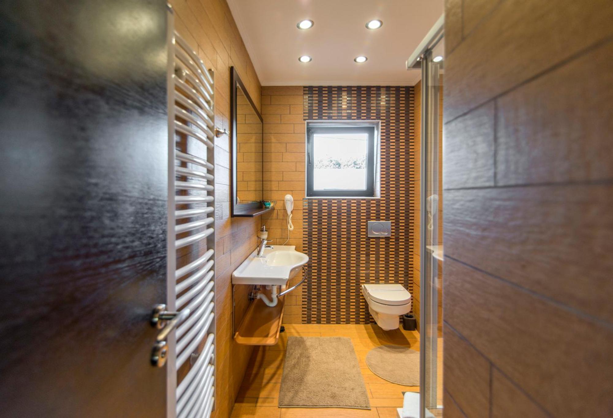 Guest House Panorama Aqualux With Free Parking Νόβι Σαντ Εξωτερικό φωτογραφία