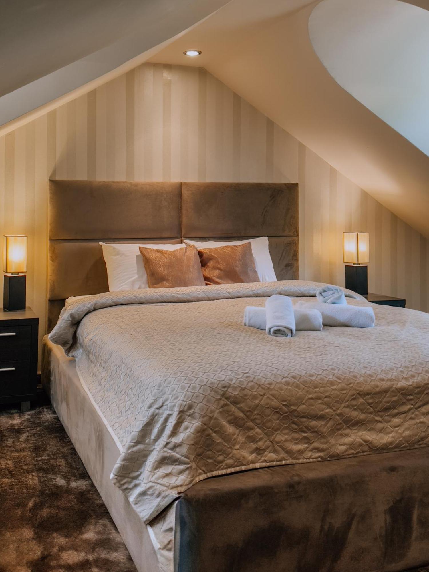 Guest House Panorama Aqualux With Free Parking Νόβι Σαντ Εξωτερικό φωτογραφία