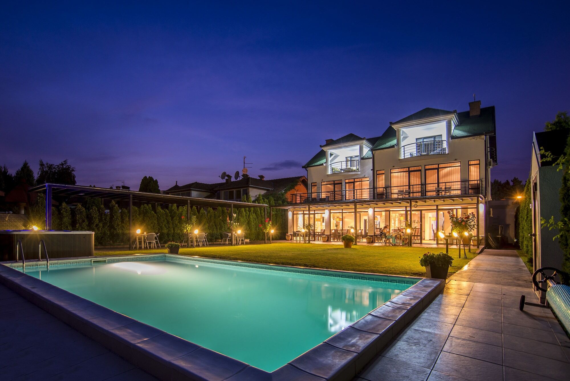 Guest House Panorama Aqualux With Free Parking Νόβι Σαντ Εξωτερικό φωτογραφία