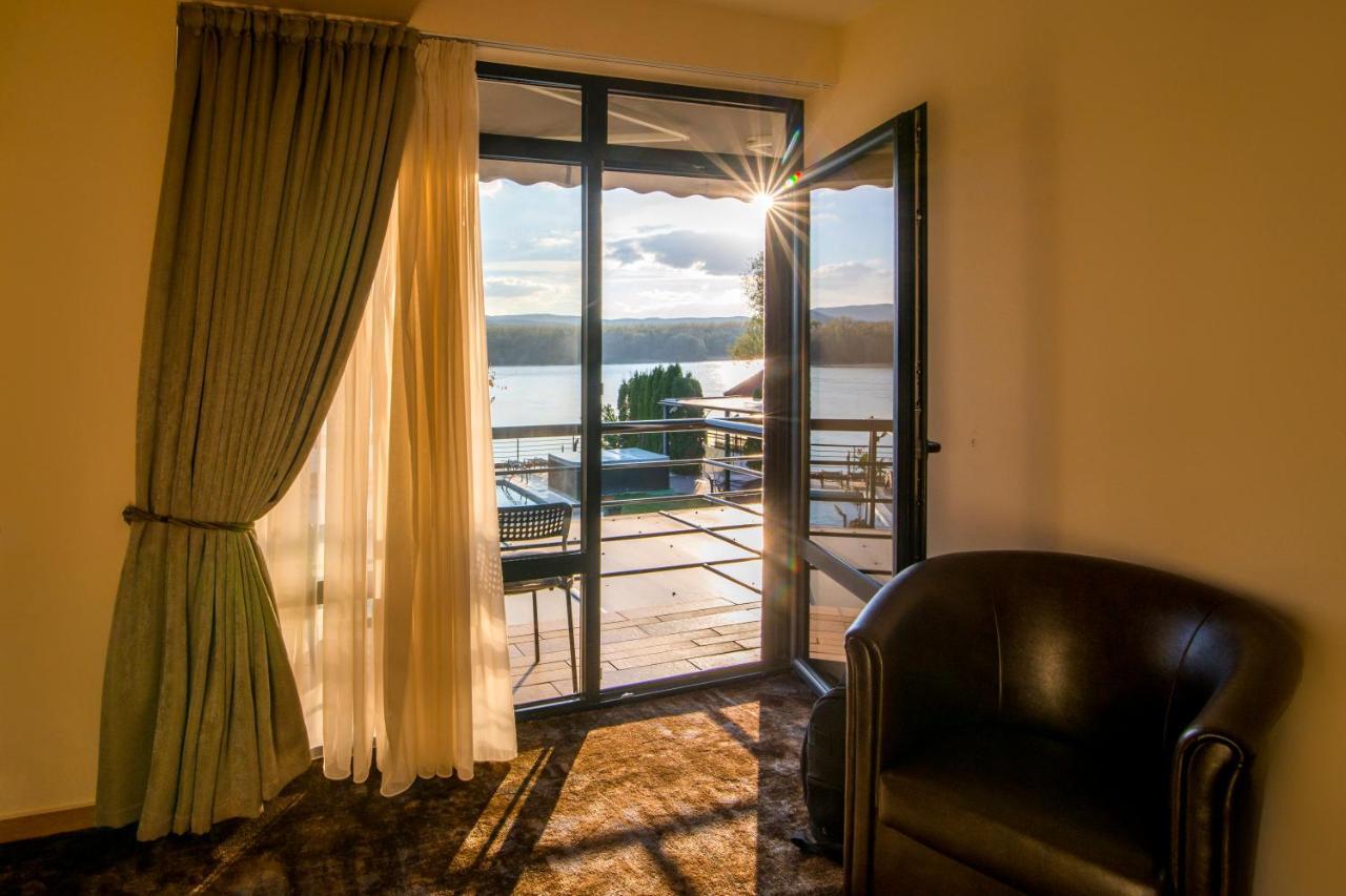 Guest House Panorama Aqualux With Free Parking Νόβι Σαντ Εξωτερικό φωτογραφία